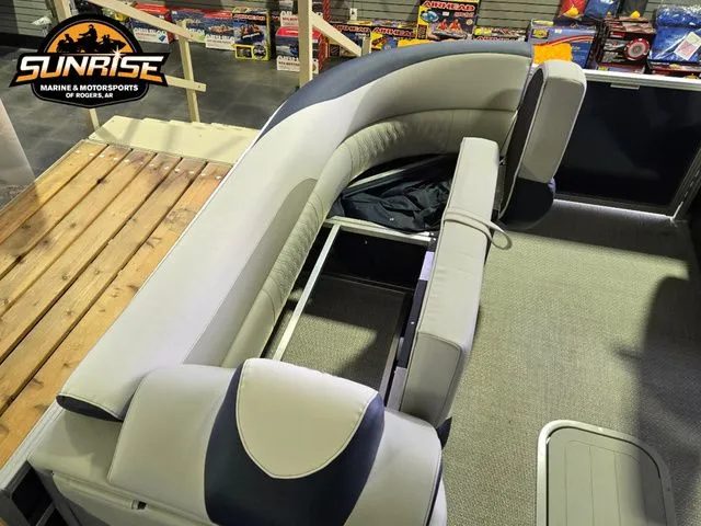 Slide: The Image of Avalon 23' LSZ CRUISE REAR BENCH 2025 - 18