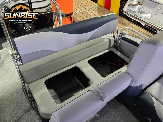 Slide: The Image of Avalon 23' LSZ CRUISE REAR BENCH 2025 - 22