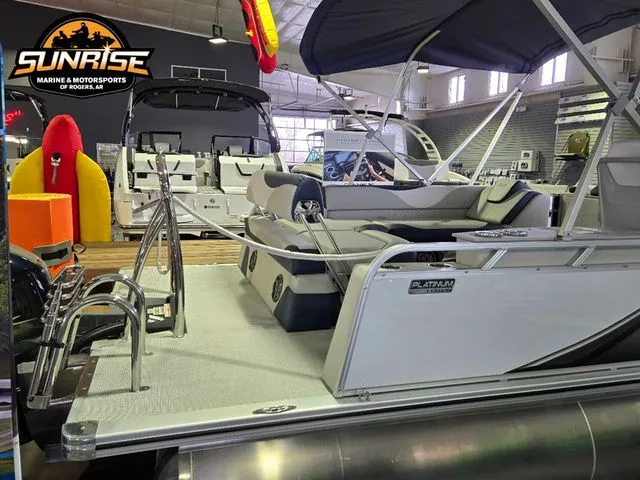 Slide: The Image of Avalon 23' LSZ CRUISE REAR BENCH 2025 - 27