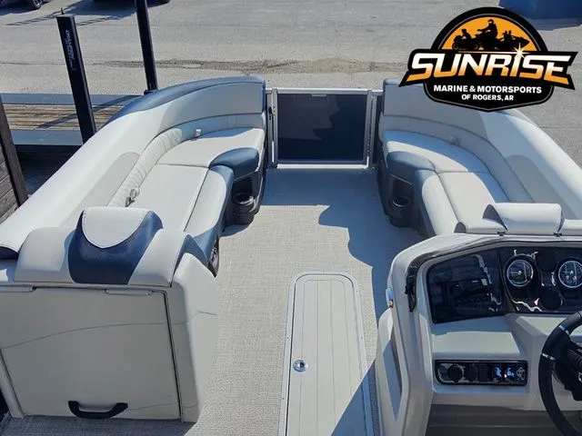 Slide: The Image of Avalon 23' LSZ CRUISE REAR BENCH 2025 - 3