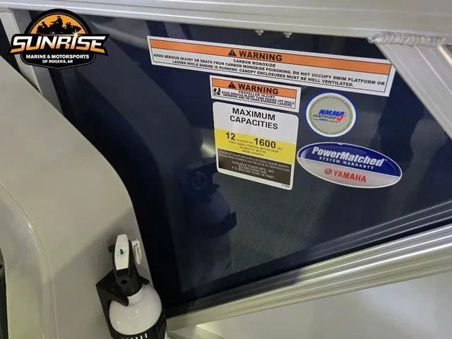 Slide: The Image of Avalon 23' LSZ CRUISE REAR BENCH 2025 - 36