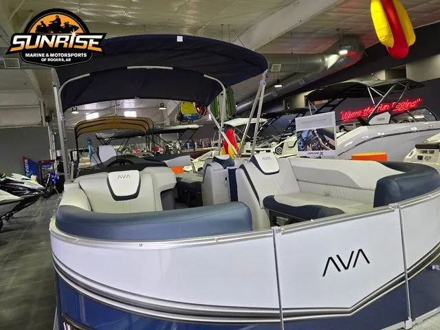 Slide: The Image of Avalon 23' LSZ CRUISE REAR BENCH 2025 - 45