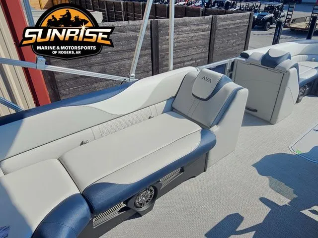 Slide: The Image of Avalon 23' LSZ CRUISE REAR BENCH 2025 - 5