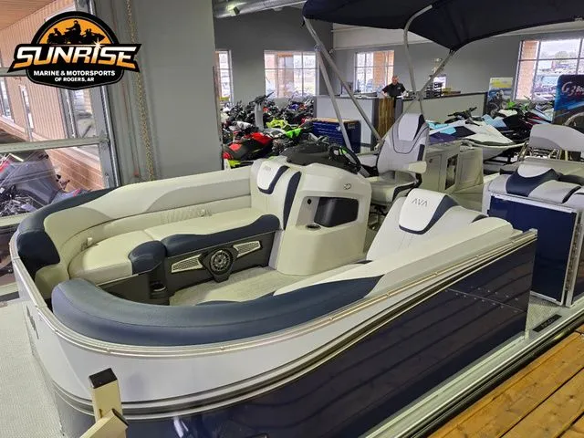 Slide: The Image of Avalon 23' LSZ CRUISE REAR BENCH 2025 - 54