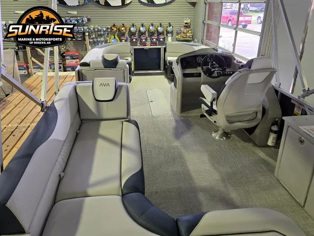 Slide: The Image of Avalon 23' LSZ CRUISE REAR BENCH 2025 - 56