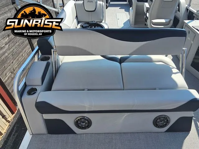 Slide: The Image of Avalon 23' LSZ CRUISE REAR BENCH 2025 - 6