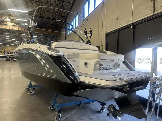 Slide: The Image of Cobalt R7 Surf 2020 - 3