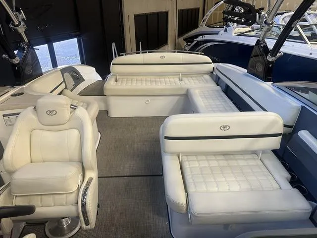 Slide: The Image of Cobalt R7 Surf 2020 - 7