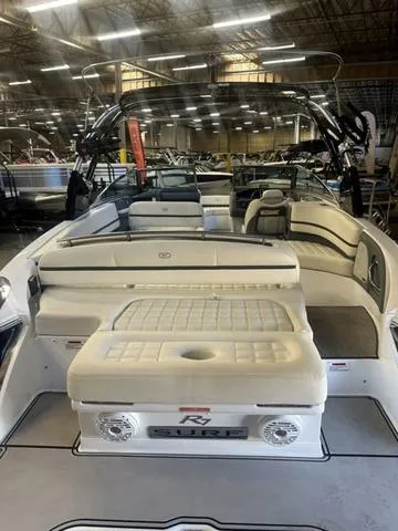 Slide: The Image of Cobalt R7 Surf 2020 - 9