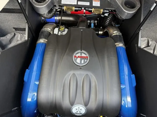 Slide: The Image of MasterCraft X24 2025 - 17