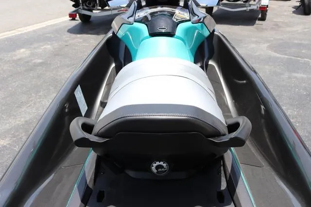 Slide: The Image of Sea-Doo GTR 230 2025 - 13
