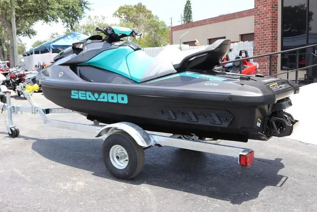 Slide: The Image of Sea-Doo GTR 230 2025 - 5