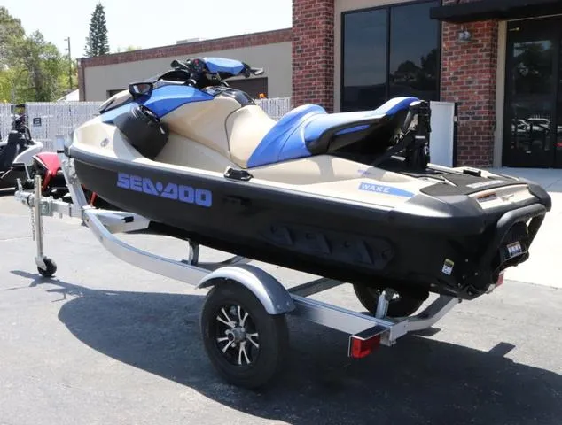 Slide: The Image of Sea-Doo PWC WAKE 170 AUD GN IBR IDF 25 2025 - 3