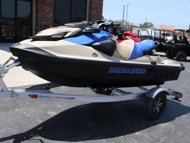 Slide: The Image of Sea-Doo PWC WAKE 170 AUD GN IBR IDF 25 2025 - 9