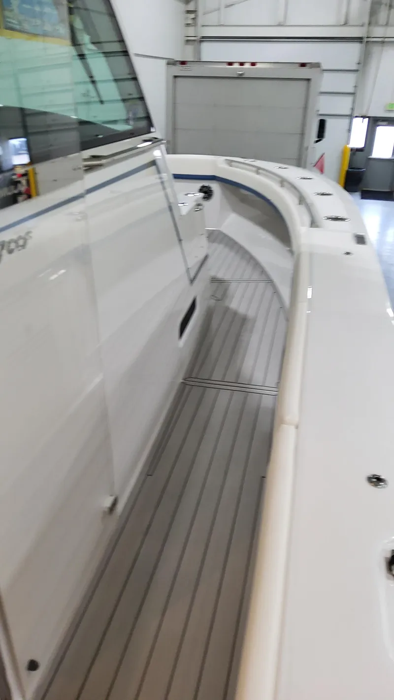 Slide: The Image of Formula 387 Center Console Fish 2025 - 51