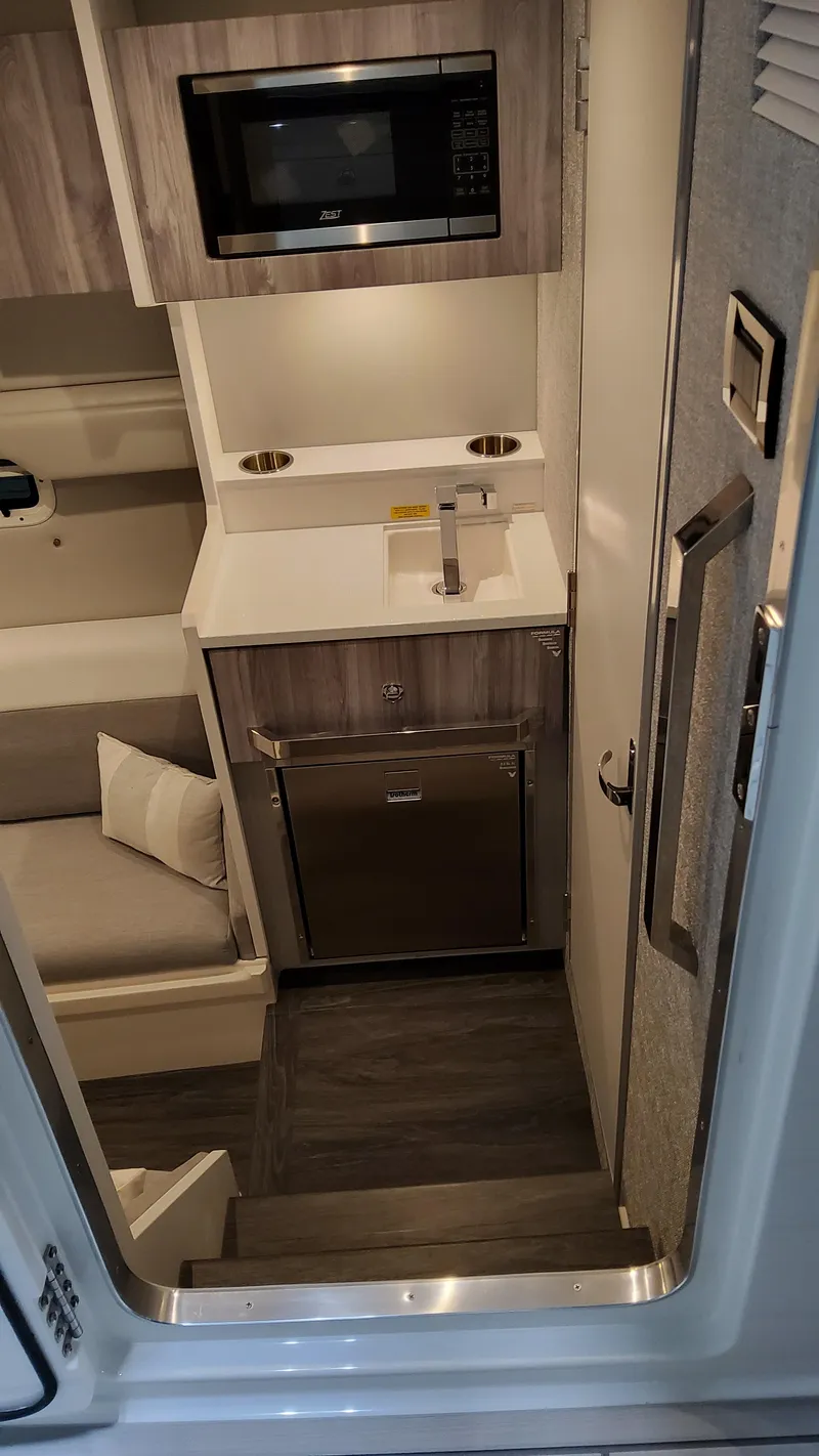 Slide: The Image of Formula 387 Center Console Fish 2025 - 56