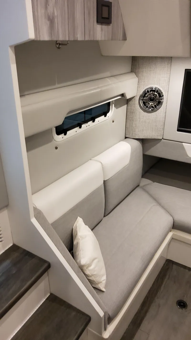 Slide: The Image of Formula 387 Center Console Fish 2025 - 59