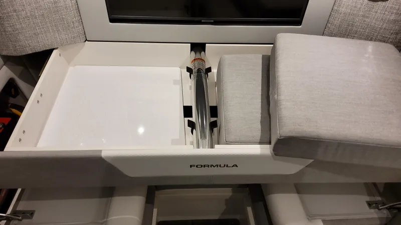 Slide: The Image of Formula 387 Center Console Fish 2025 - 62