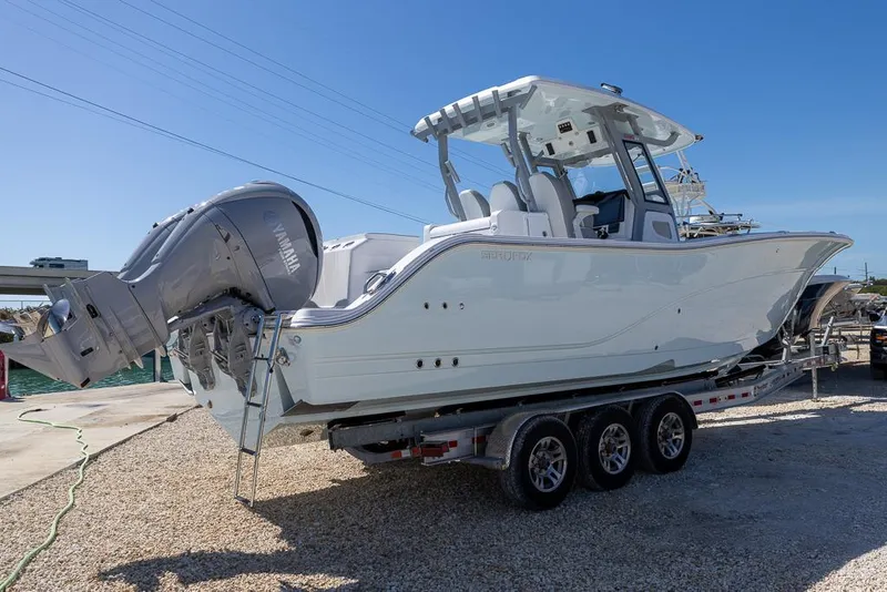 Slide: The Image of Yamaha 350 V6 4.3L outboard engines on display, Sea Fox 328 Commander 2025 model. - 6