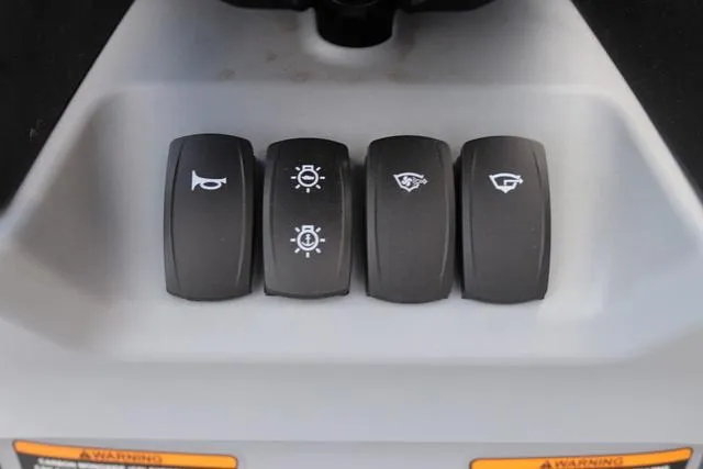 Slide: The Image of Sea-Doo Switch™ Fish 18 - 170 Hp Galvanized 2025 - 22