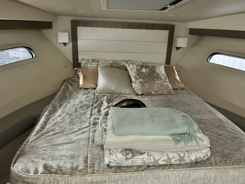 Slide: The Image of Regal 38 GRAND COUPE 2022 - 12