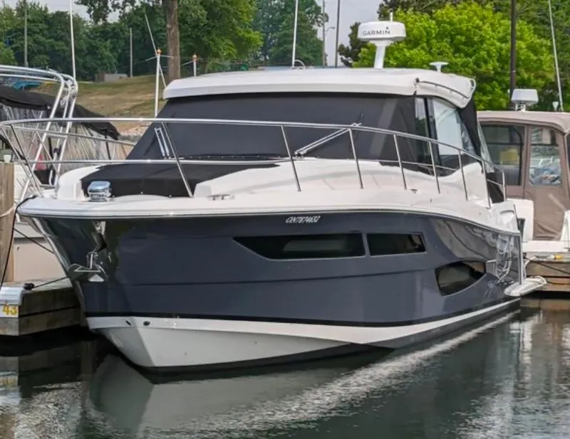 Slide: The Image of Regal 38 GRAND COUPE 2022 - 2