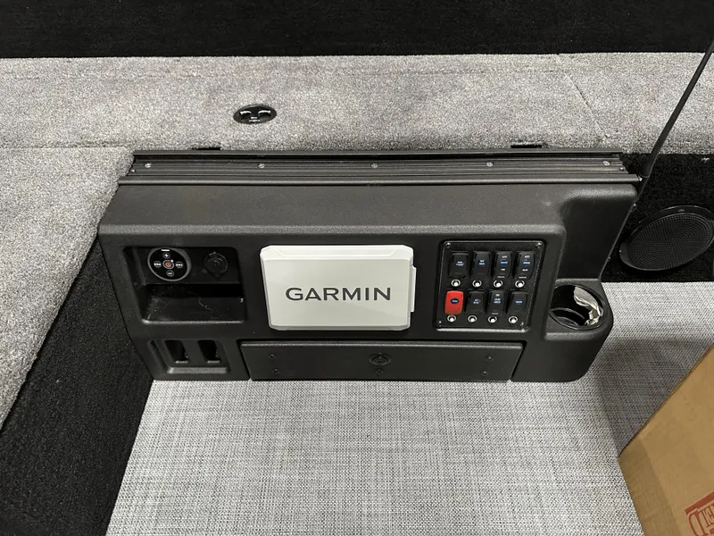 Slide: The Image of Control panel of 2025 Alumacraft Competitor 185X Tiller with Garmin system. - 19