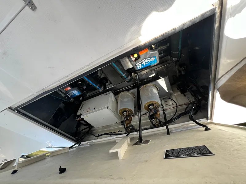 Slide: The Image of Regal Commodore 4260 2002 - 54