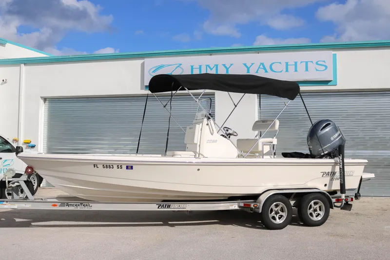 Slide: The Image of 2020 Pathfinder - Exterior profile on trailer - 0