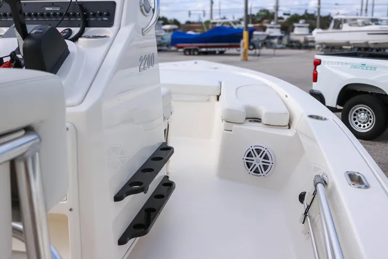 Slide: The Image of 2020 Pathfinder - Helm stbd - 27