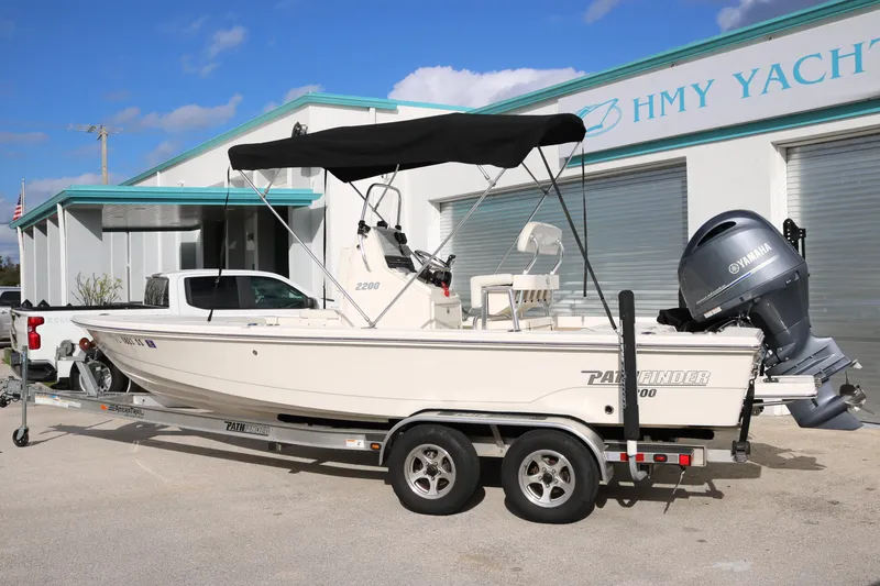 Slide: The Image of 2020 Pathfinder - Exterior profile on trailer - 7