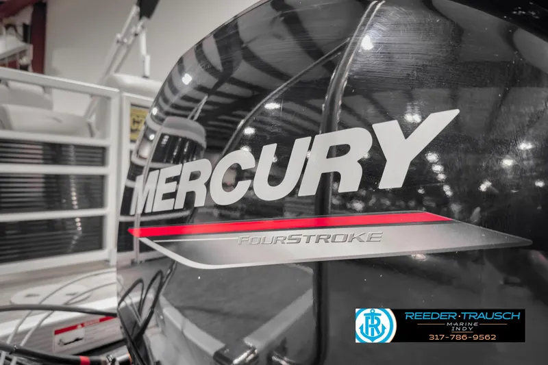 Slide: The Image of Mercury FourStroke engine on 2022 Bennington 23 LSR boat at Reeder-Trausch Marine. - 41