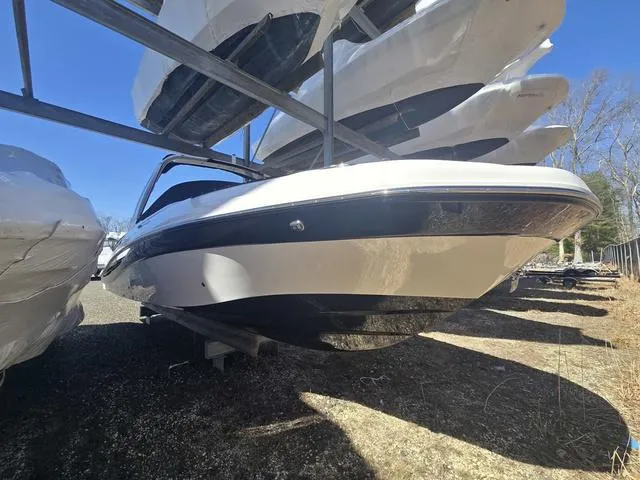 Slide: The Image of Hurricane SunDeck 2690 OB 2025 - 1