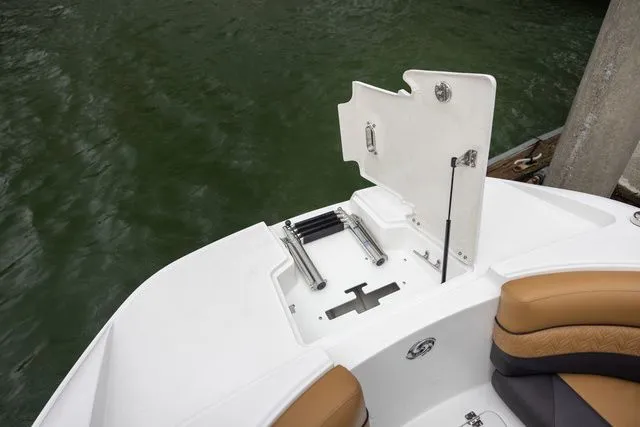 Slide: The Image of Hurricane SunDeck 2690 OB 2025 - 21