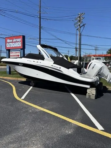 Slide: The Image of Hurricane SunDeck 2690 OB 2025 - 5