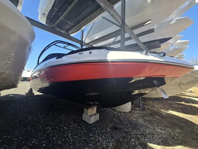 Slide: The Image of Hurricane SunDeck 2400 OB 2025 - 1