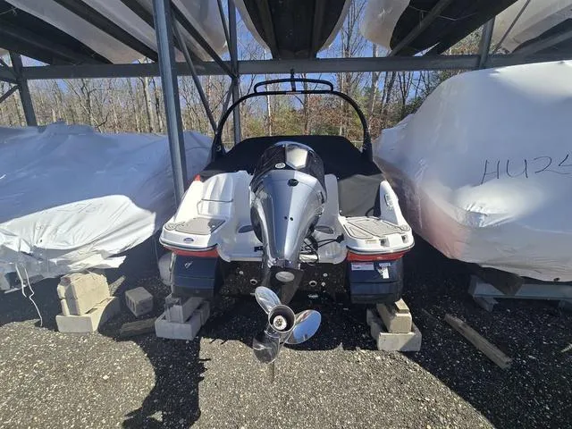 Slide: The Image of Hurricane SunDeck 2400 OB 2025 - 2