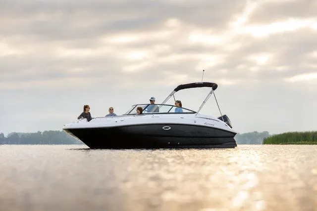 Slide: The Image of Hurricane SunDeck 2400 OB 2025 - 5