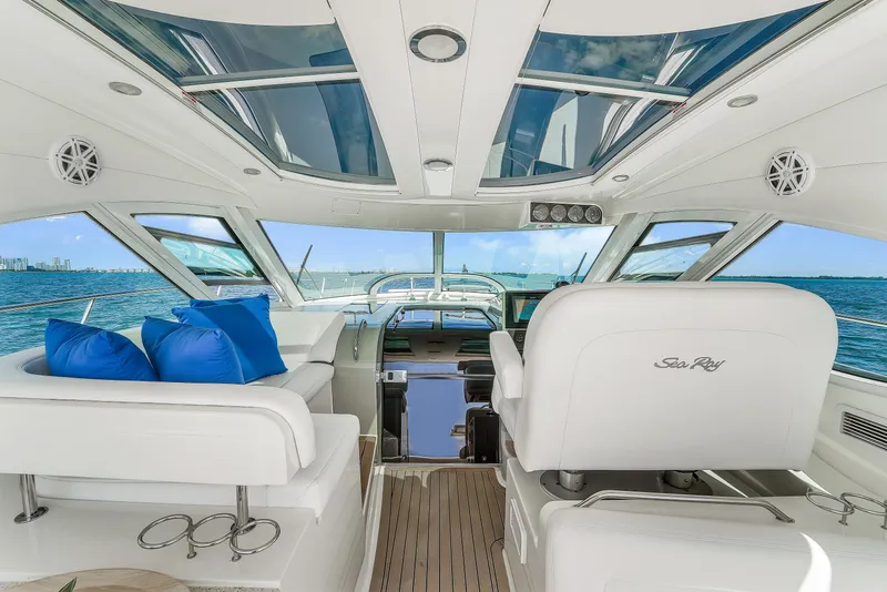 Slide: The Image of Sea Ray 470 Sundancer 2011 - 52