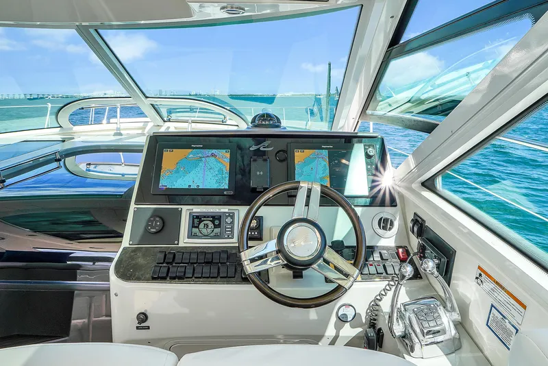 Slide: The Image of Sea Ray 470 Sundancer 2011 - 55
