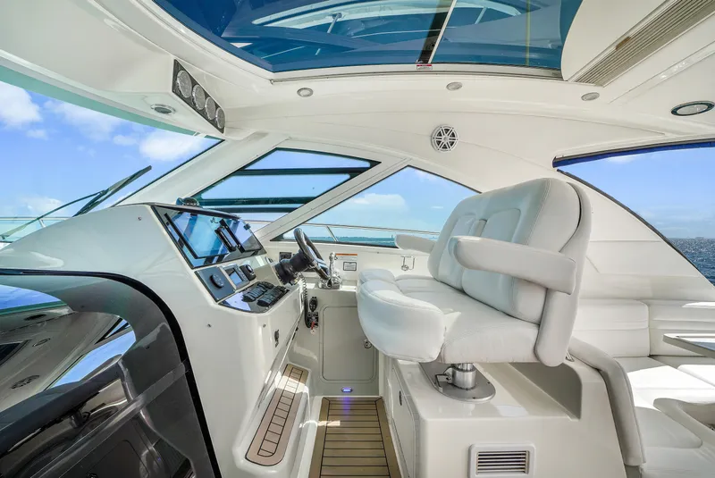 Slide: The Image of Sea Ray 470 Sundancer 2011 - 56