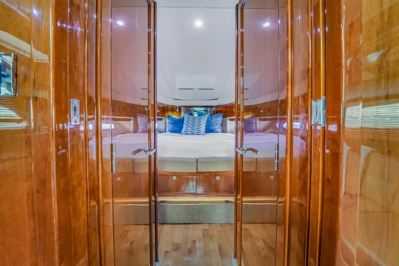 Slide: The Image of Sea Ray 470 Sundancer 2011 - 66