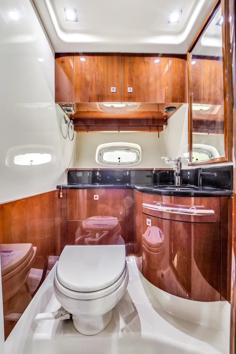 Slide: The Image of Sea Ray 470 Sundancer 2011 - 68