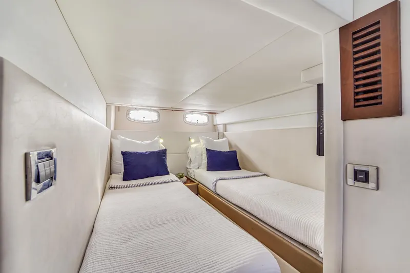 Slide: The Image of Sea Ray 470 Sundancer 2011 - 70