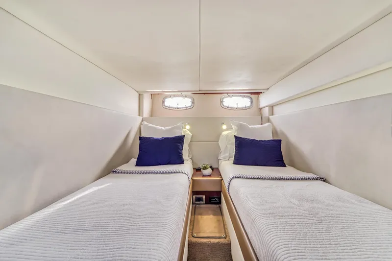 Slide: The Image of Sea Ray 470 Sundancer 2011 - 71