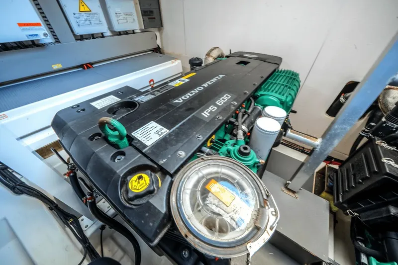 Slide: The Image of Prestige 520 2020 - 51