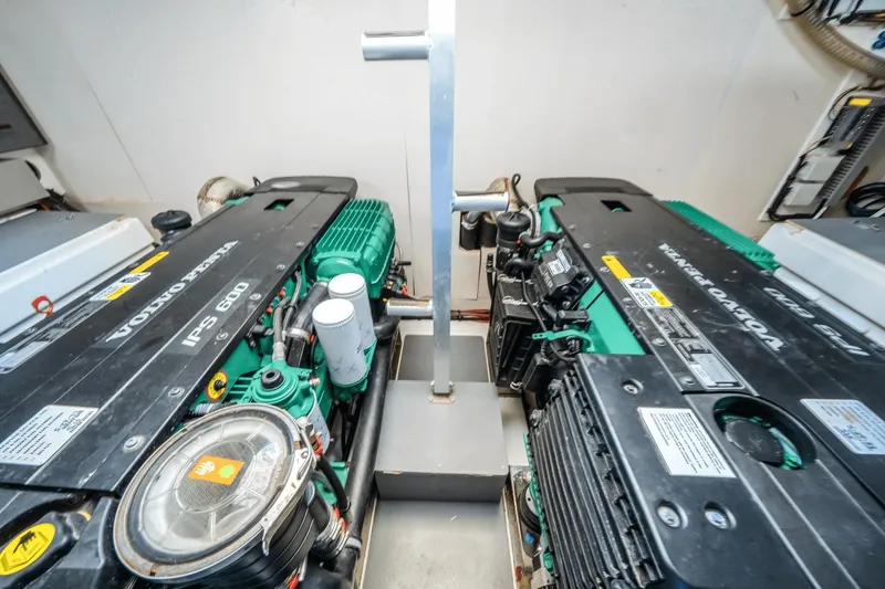 Slide: The Image of Prestige 520 2020 - 52