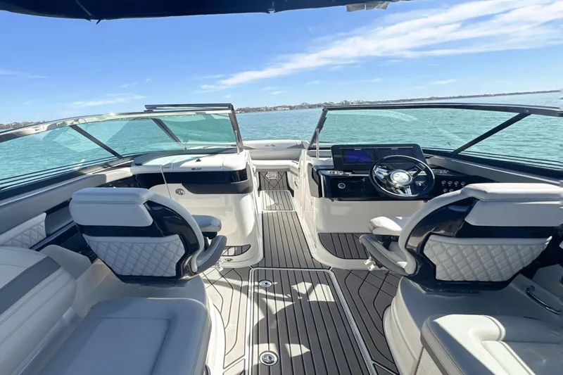 Slide: The Image of Sea Ray 260 SLX OUTBOARD 2023 - 11