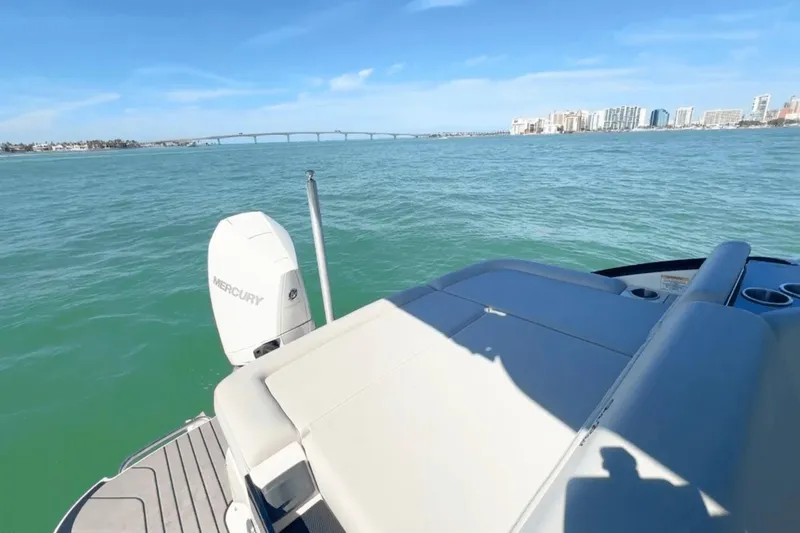 Slide: The Image of Sea Ray 260 SLX OUTBOARD 2023 - 12