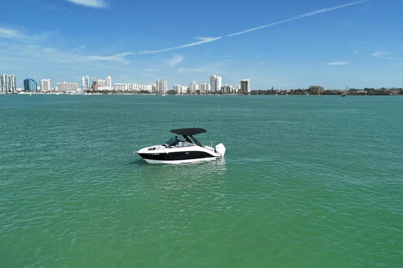 Slide: The Image of Sea Ray 260 SLX OUTBOARD 2023 - 2